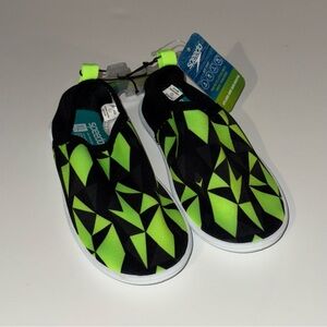 Speedo Kids Beach Swim Booties Water Shoes a black / neon green XL